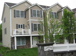 44 E Hayestown Rd APT 25, Danbury, CT 06811