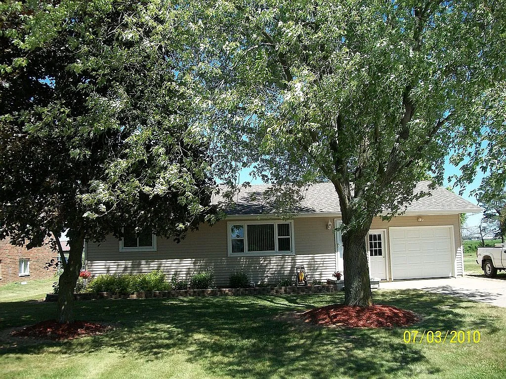 615 S Main St photo 1