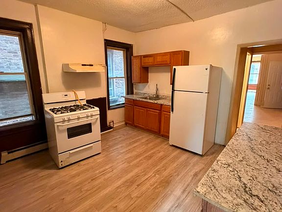 2nd image of 381 8th St APT 2