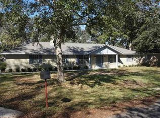 621 E Verbena Ave, Foley, AL 36535