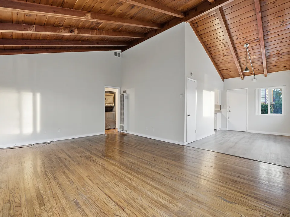1425 Grand Ave #1425