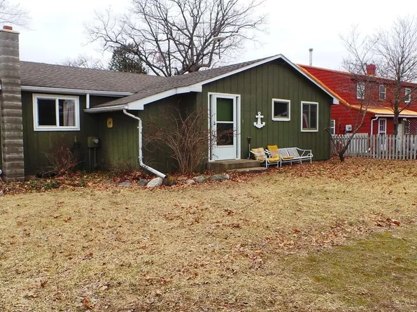 3890 Minifred Dr, Sheridan, MI 48884