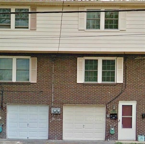 2 Story, 2 bedroom townhouse.
