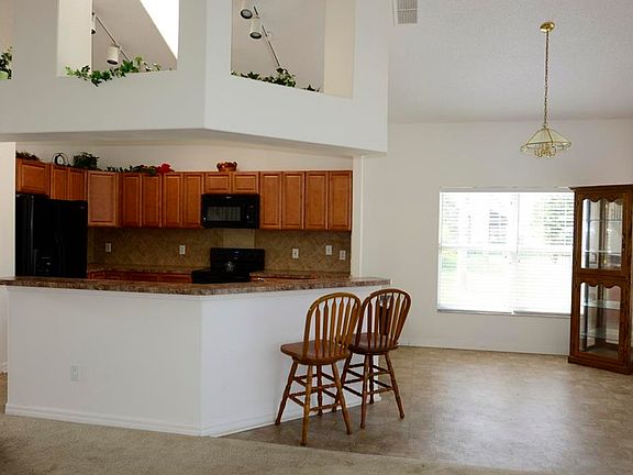 2nd image of 7985 Oakstone Ct