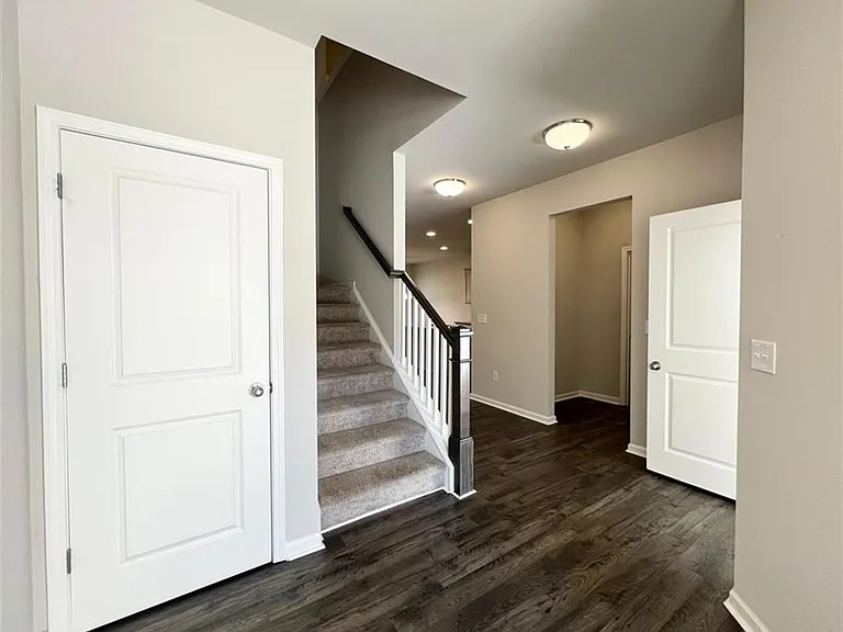 1865 Parkades Path SW — Photo 3