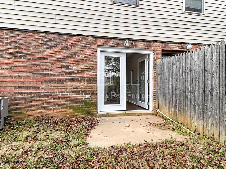 621 Westport Rd #1 — Photo 7