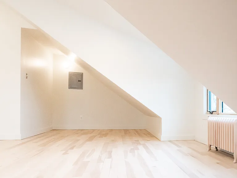 177 Montgomery St #3 — Photo 15