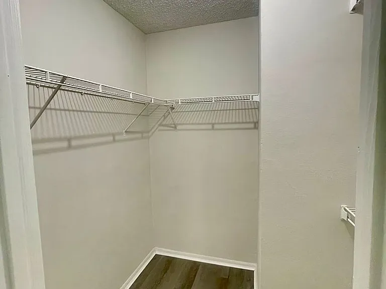 199 Afton Sq — Photo 19