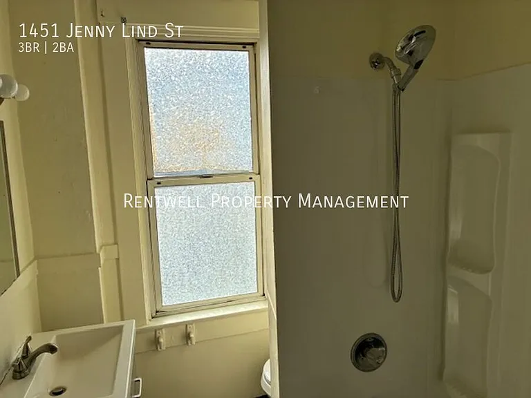 1451 Jenny Lind St — Photo 12