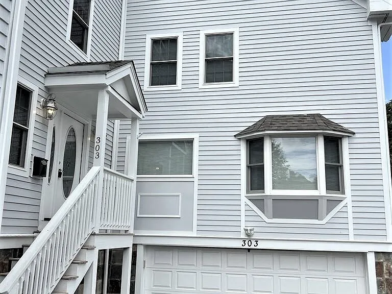 303 Cabot St — Photo 2
