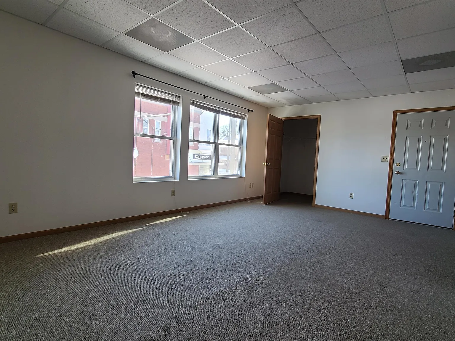925 N Booth St - 3 — Photo 1