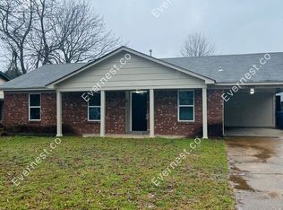 3260 Briarwood Dr, Horn Lake, MS 38637