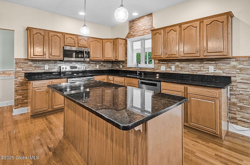 3rd image of 23 Jarose Place