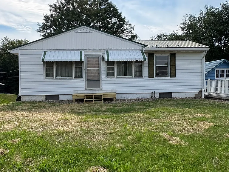 1859 George St — Photo 1