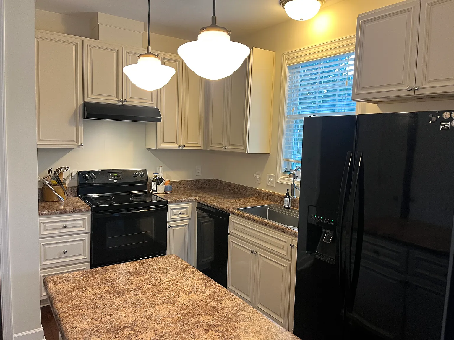 128 Idlewild Ave — Photo 4
