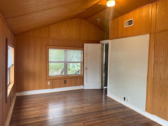 3rd image of 2023 17th St APT C