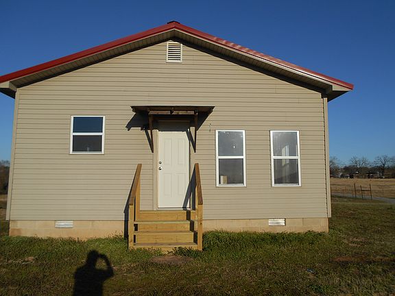 2nd image of 425 Old Sandy Rd