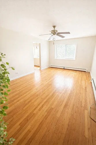 1404 W Estes Ave Photo 1