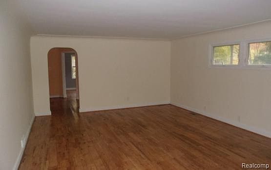 3rd image of 665 Pontiac Dr