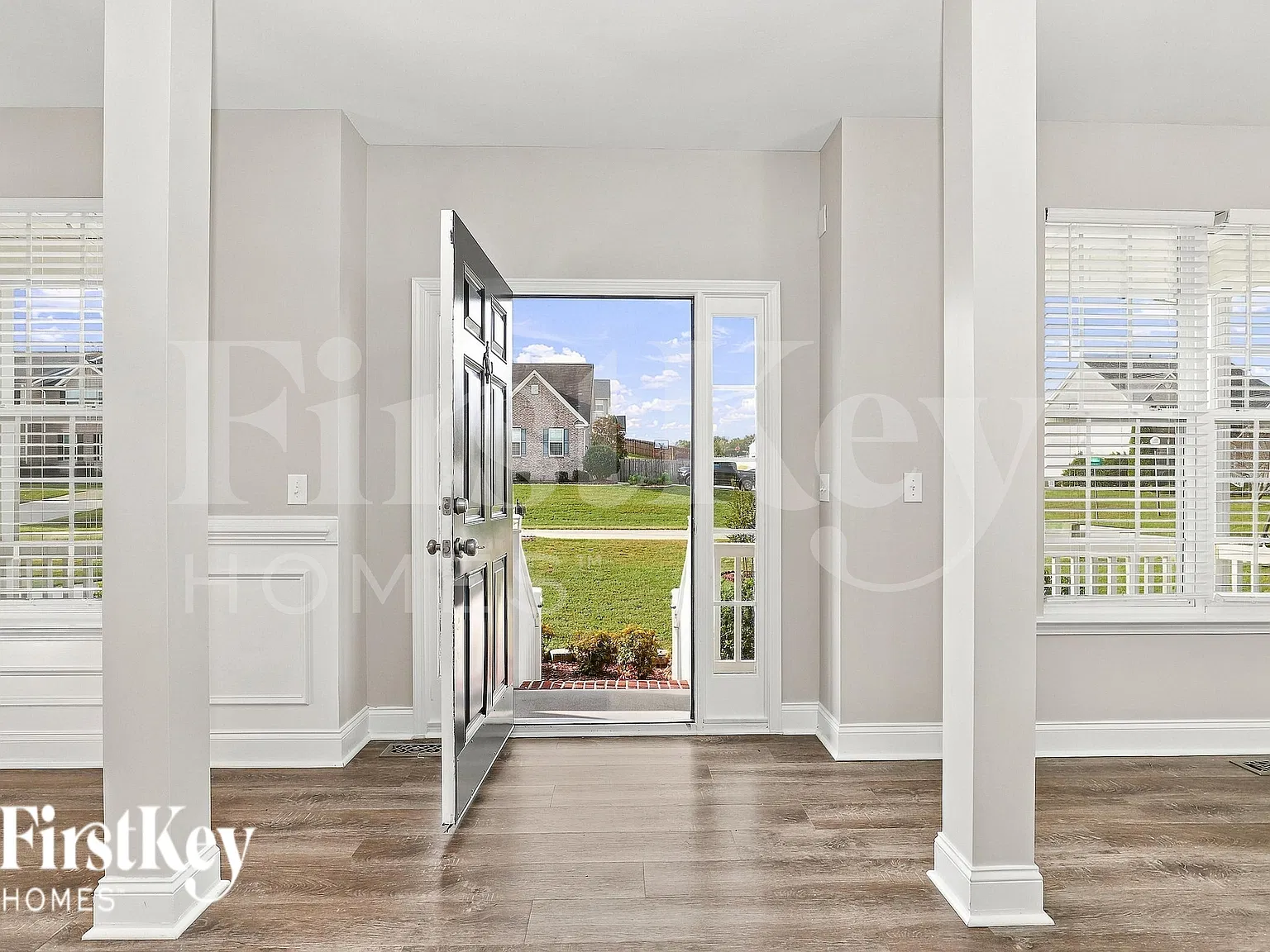 3 bed, 2.5 bath, 2619 sqft, $2,370 — Photo 3