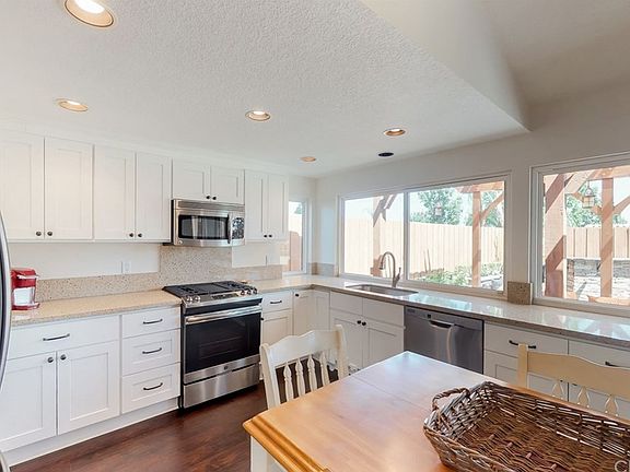 5th image of 6009 E La Paz Way