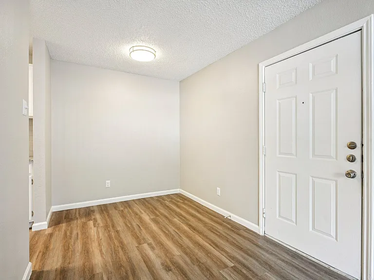 Fieldcrest Apartments — Photo 13