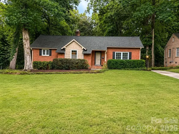 3101 Northampton Dr, Charlotte, NC 28210