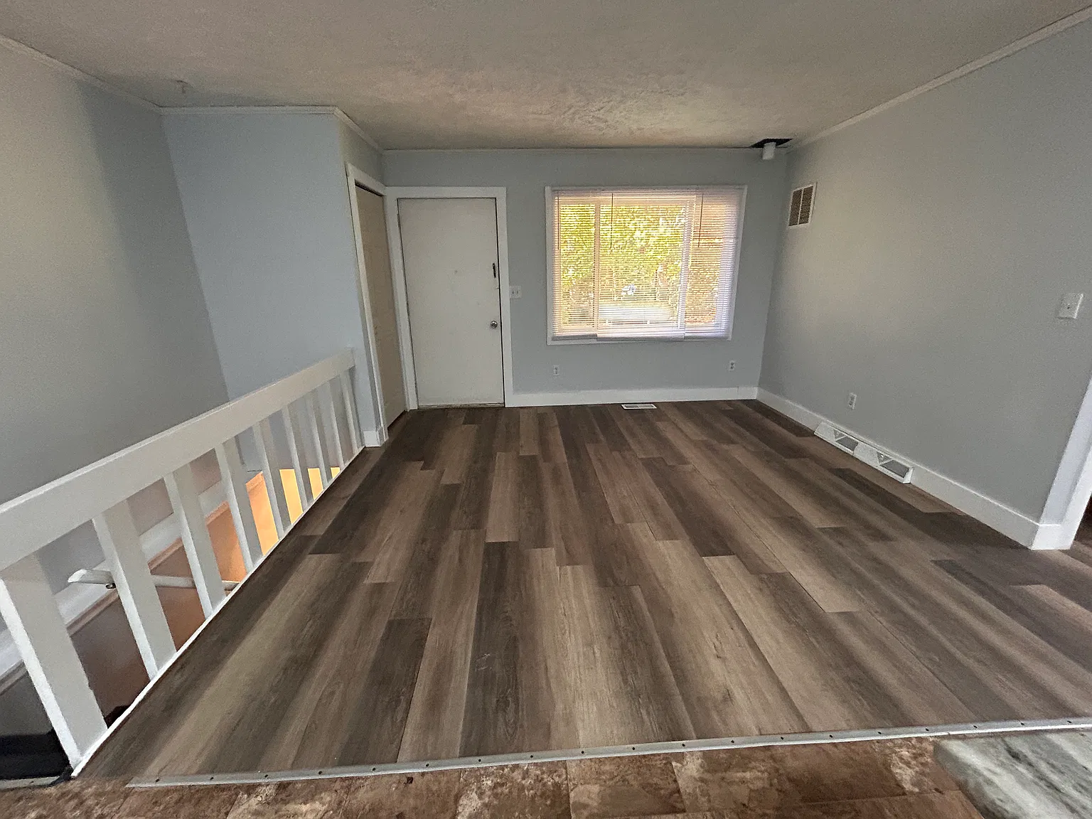 3 bed, 1100 sqft, $2,250 — Photo 3