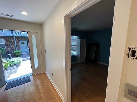 5th image of 983 S Wall St #983