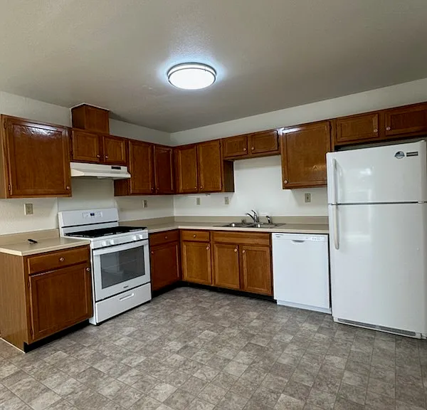 1205 Dakota Dr — Photo 3