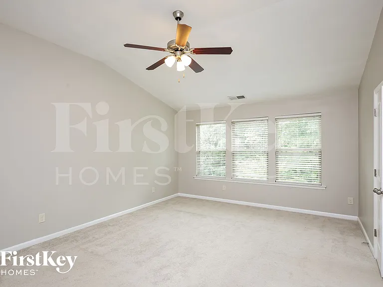 1211 Image Ives Dr — Photo 8