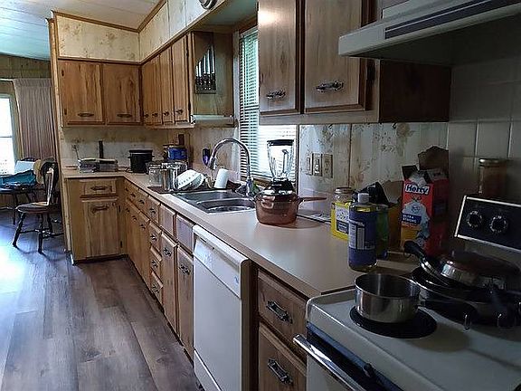 4th image of 155 Bay Ct