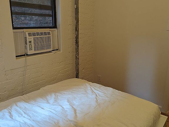 2nd image of 15 Clinton St #15