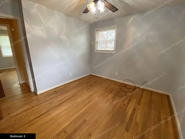 215 Kingnut Dr — Photo 8