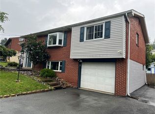 517 Newport Dr, Greensburg, PA 15601