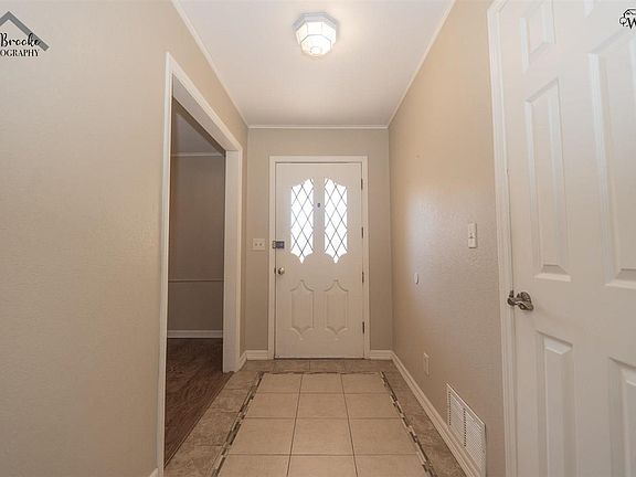 5th image of 2700 Devon Rd