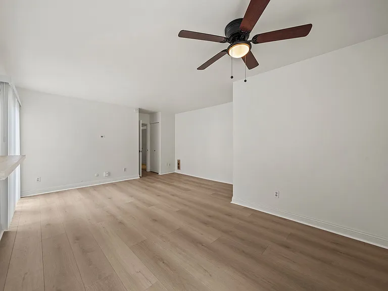 3266 Ashford St #K — Photo 2
