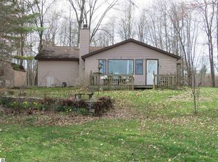 7861 S Dyer Lake Dr, Falmouth, MI 49632