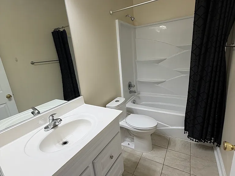 Master Bedroom Attached Full Bathroom