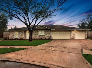 103 Misty Brook Ln, League City, TX 77573