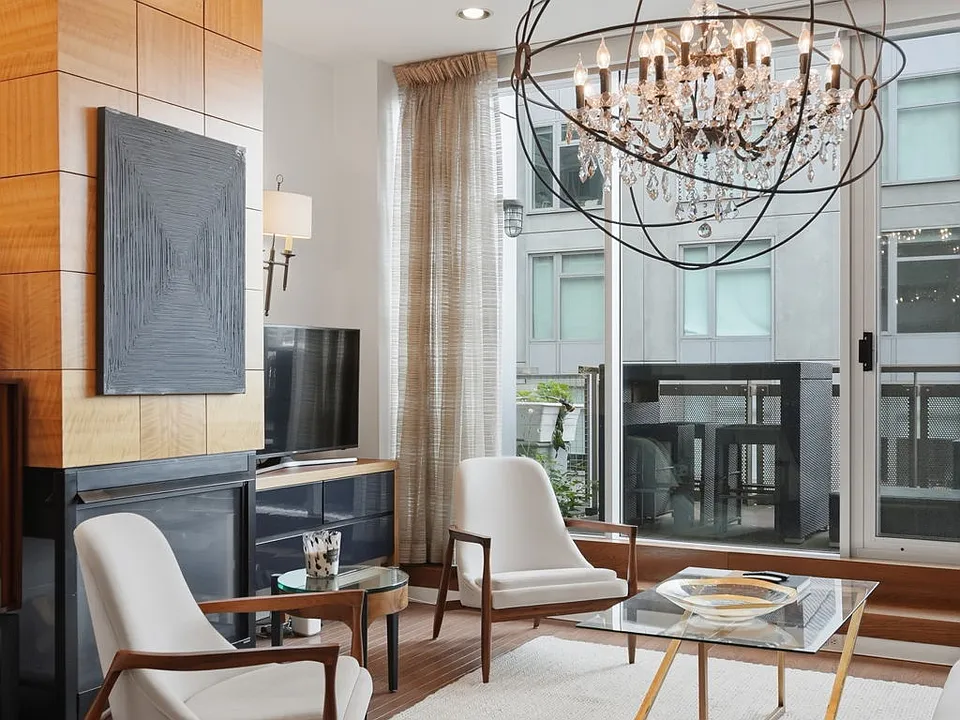 88 Kingston St #Penthouse 7C