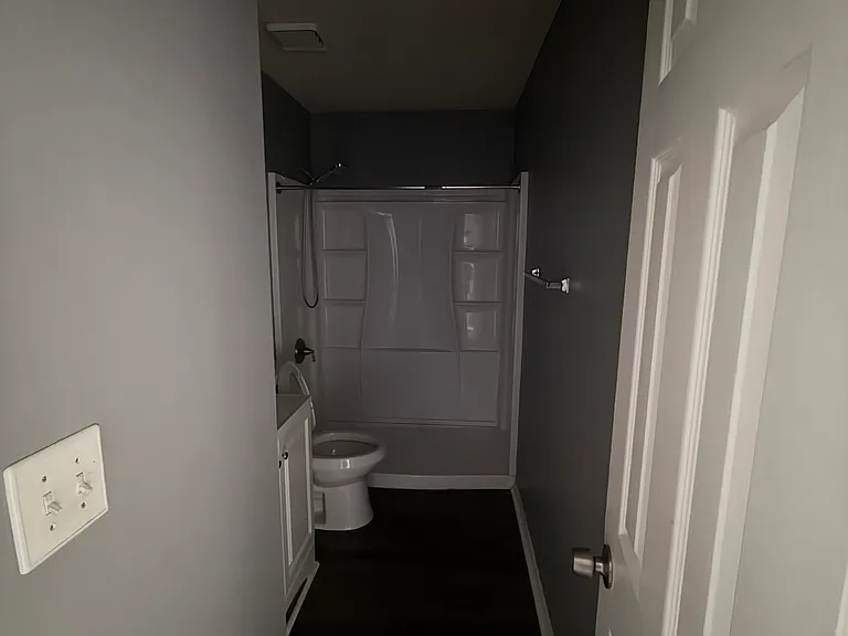 Upstairs full bathroom. Walkin shower