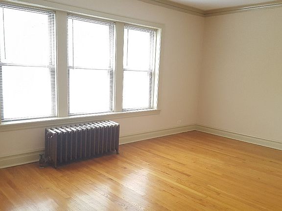 2nd image of 908 S Lombard Ave #2