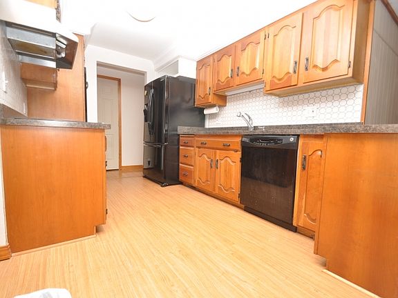 4th image of 333 N Ellicott St