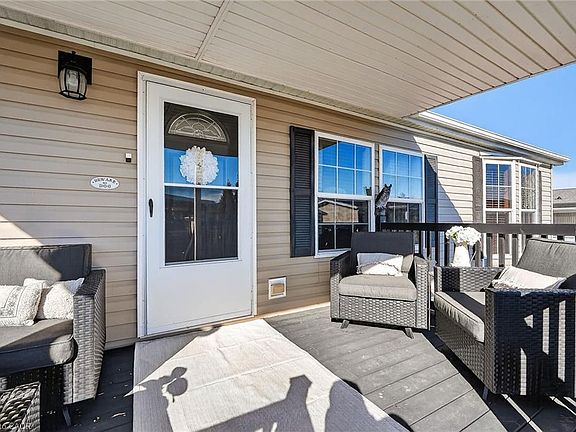 5th image of 3033 Townline Rd #211