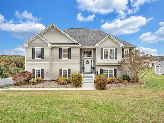2nd image of 30 Pine Hills Dr