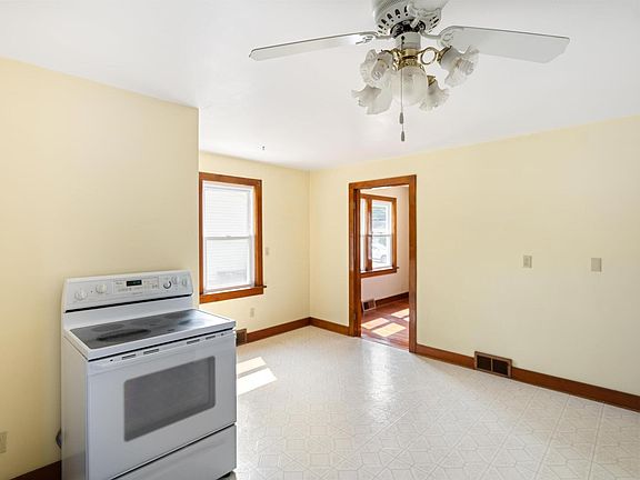 5th image of 423 E South St