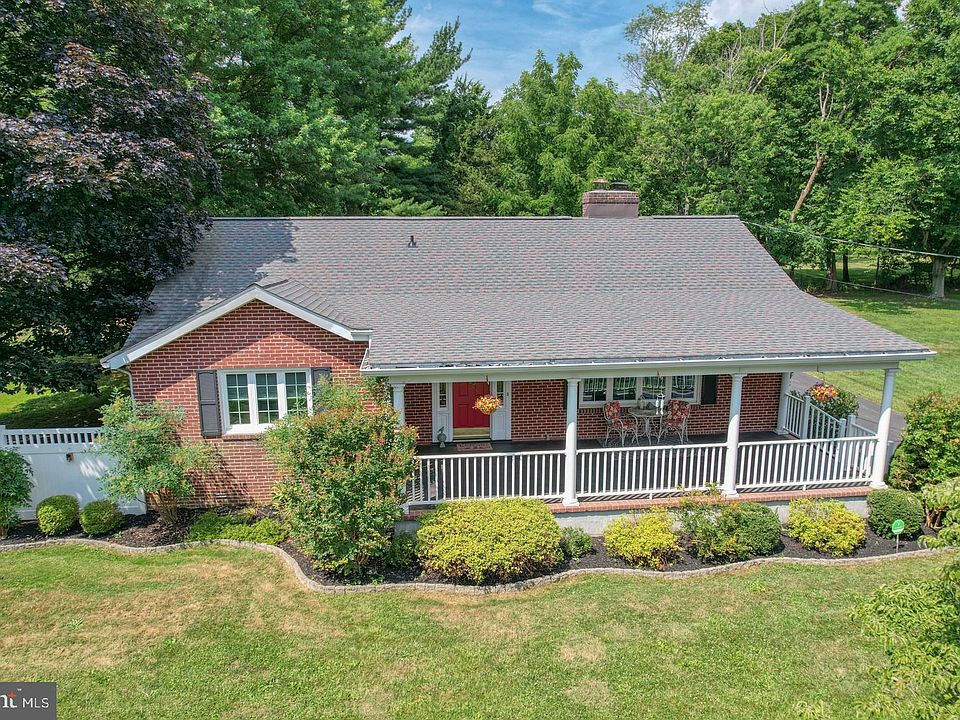 1st image of 5 Vista Dr