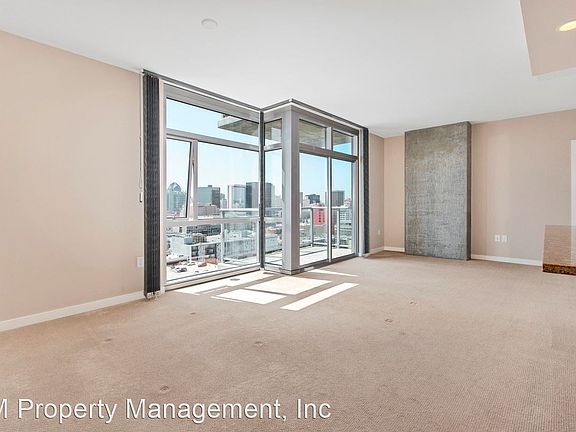 4th image of 800 The Mark Ln Unit 1801