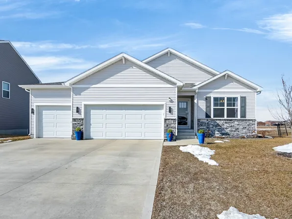 904 Cove St SE, Bondurant, IA 50035